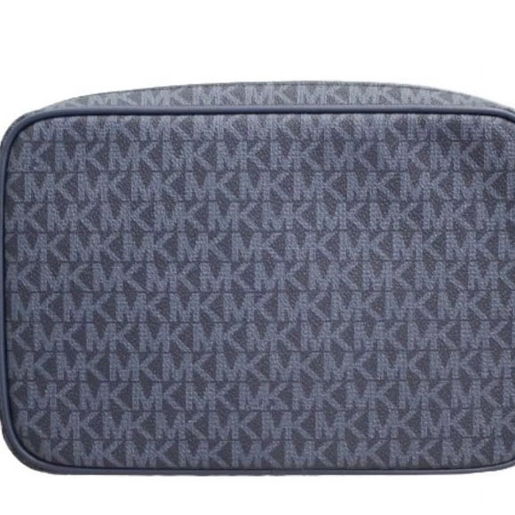 Michael Kors Women's Jet Set Large East/West Crossbody - Picture 5 of 5